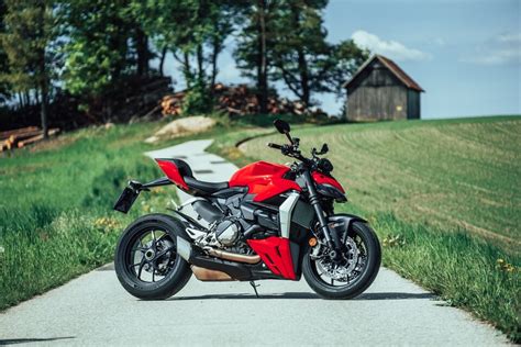 Power Naked Bike Vergleich 2022 Ducati Streetfighter V2