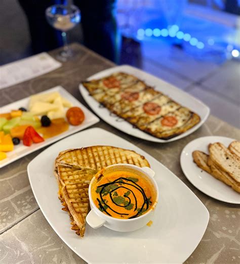 Igloo Dining St. louis — The Foodie's Travel Guide