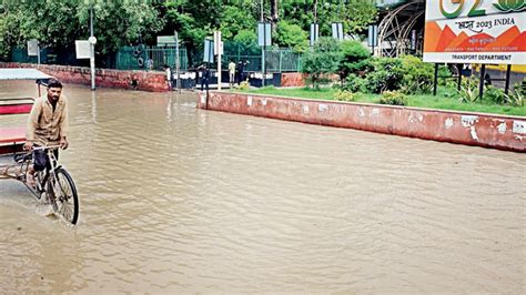 Delhi Flood Pictures लाल क़िला से लेकर राजघाट तक बाढ़ के कारण जलमग्न हुए दिल्ली की ये 9 ख़ास