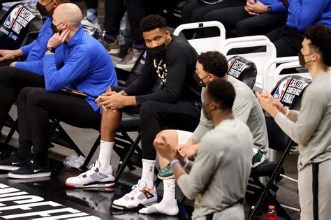 NBA Finals Bucks Suns WATCH Giannis Antetokounmpo Shooting Before Game