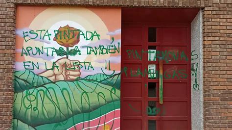 Vox Condena Las Pintadas Insultantes En La Fachada Del Psoe Y Pide A