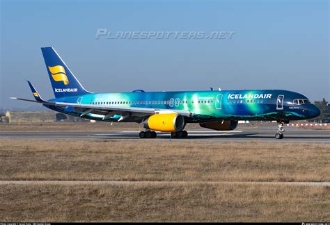 Tf Fiu Icelandair Boeing Wl Photo By Varani Ennio Vrn