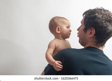 imágenes de Naked dad Imágenes fotos y vectores de stock Shutterstock