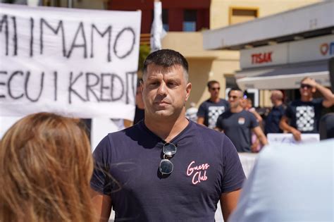 Elvis Bajlo Prosvjed Vatrogasaca Foto Matija Lipar Antena Zadar