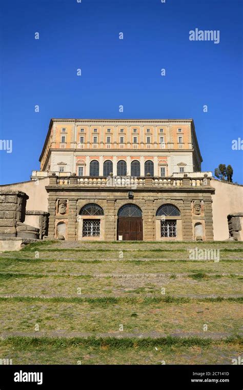 La Maestosa Villa Farnese Residenza Fortificata Costruita Per La