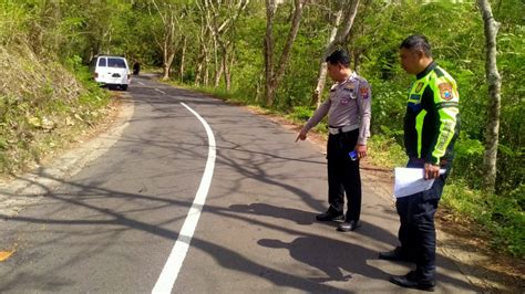 Serempetan Mobil Dan Motor Di Kalipare Malang Satu Tewas Dan Satu