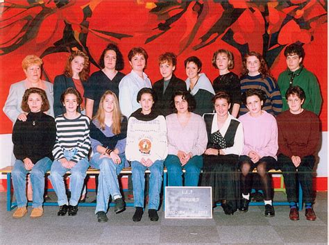 Photo de classe COIFFURE de Lycée Professionnel Delphine Gay Copains d avant