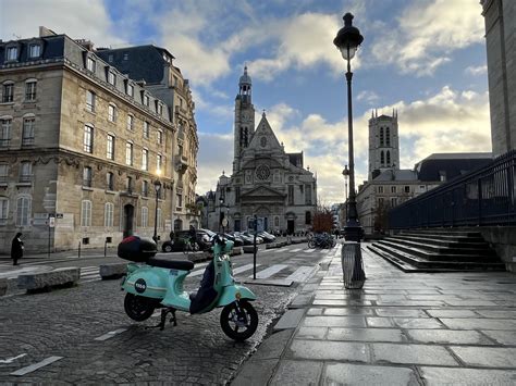 Took this picture near the Panthéon : r/paris