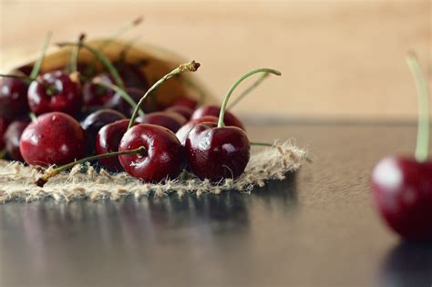 Banco De Imagens Mesa Natureza Ramo Plantar Madeira Fruta Baga Doce Flor Verão