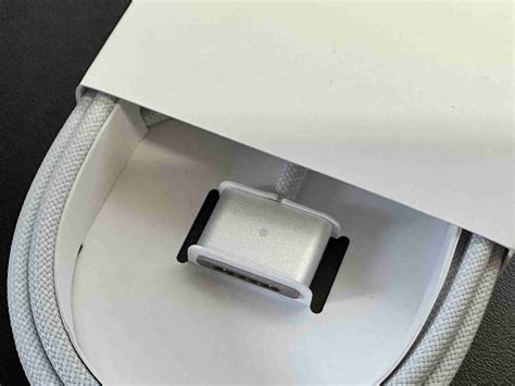 Genuine Apple USB-C to MagSafe 3 Cable (2 m) 2 Meter – MLYV3AM/A ...