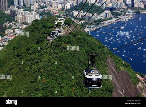 Cable car at Sugarloaf Mountain, Pao de Acucar, Rio de Janeiro, Brazil Stock Photo - Alamy