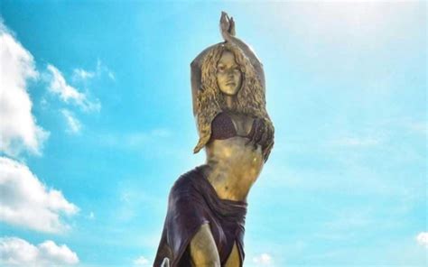 Shakira Fue Homenajeada Con Una Estatua En Barranquilla