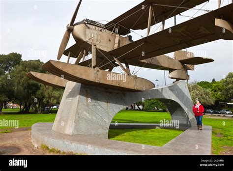 Monumento Al Primer Vuelo Transatl Ntico En Distrito De Belem