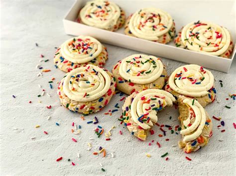 Copycat Birthday Cake Crumbl Cookies With Sprinkles