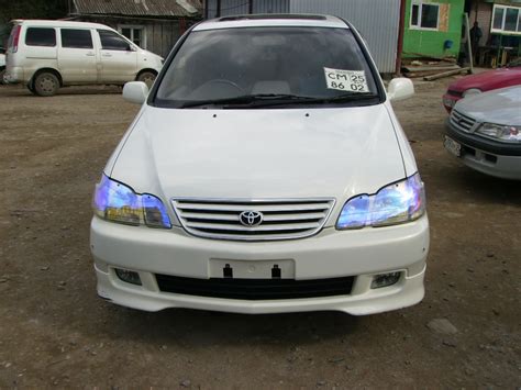 Toyota Gaia (Тойота Гайя). Краткий обзор, фото, технические характеристики.