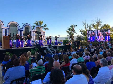 La Feria de Palmones arranca con un bonito acto de coronación un