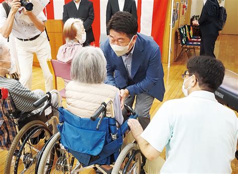 敬老の日 市内最高齢は108歳女性 福田市長が特養など訪問 宮前区 タウンニュース