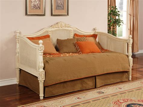 Powell Lille Antique White Distressed Daybed Pw 599 036 At