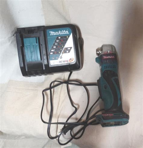 Lot Makita Right Angle Drill And Charger