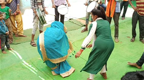 सीधी रीवा शहर की खूबसूरत गोरी भाभियों का डांस ननद भौजाई का जोरदार डांस हमारी बघेली कार्यक्रम