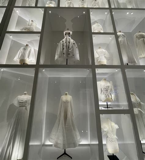 Visit Christian Dior Designer Of Dreams At The Brooklyn Museum Nyc