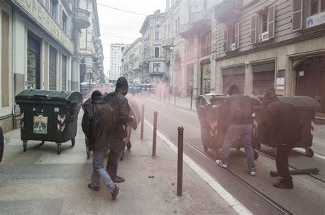 Le Foto Degli Scontri A Torino Tra Manifestanti Anti Salvini E Polizia