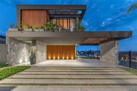 Fachada De Casa Contemporânea Linda Com Concreto E Madeira Pergolado Facade Architecture