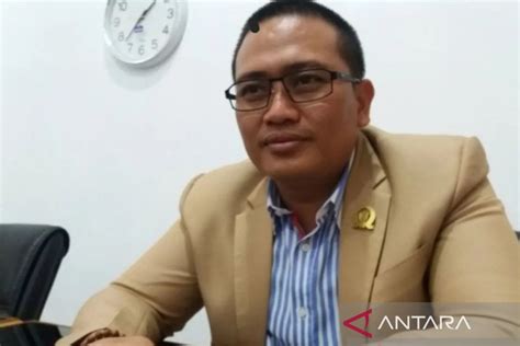 Dprd Situbondo Ingatkan Pemda Siapkan Gaji Pegawai Naik Persen