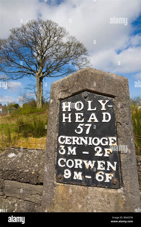 Old Holyhead Road Hi Res Stock Photography And Images Alamy