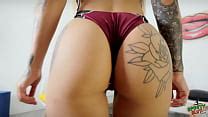 Amazing Big Butt On A Skinny Babe Trying Very Tight Jeans XVIDEOS