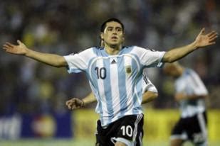 Riquelme's goal celebrations - Juan Roman Riquelme Photo (241331) - Fanpop