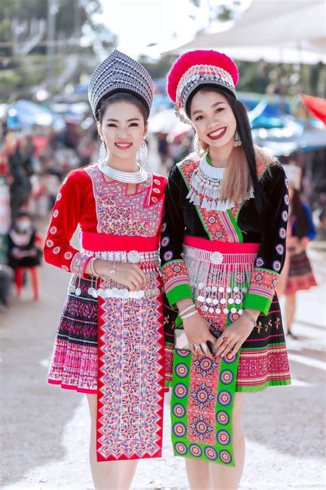 Pin By Ntsuabxiab Xiong On Hmong Fashion Hmong Clothes Hmong Fashion