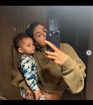 Kylie Jenner Resmi Ajukan Permohon Ganti Nama Anak Menyesal Karena