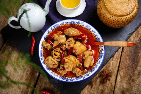 鲜美的水煮肥肠中国菜系食品餐饮摄影素材汇图网