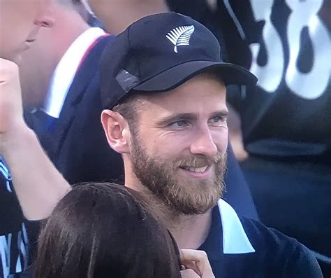 Kane Williamson smiling after world cup final loss - Indian Meme Templates