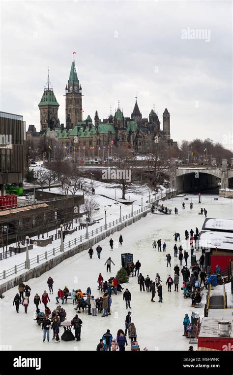 Winterlude rideau canal hi-res stock photography and images - Alamy