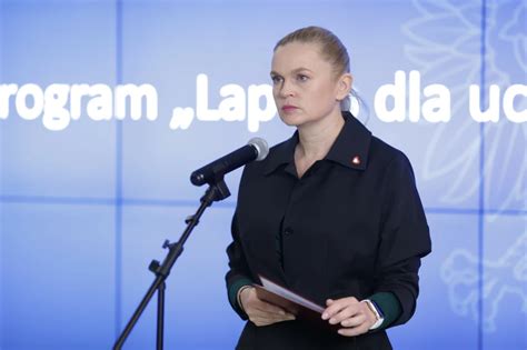 Lista lektur 2024 Barbara Nowacka wskazała czego brakuje Wydarzenia