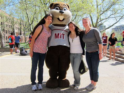 Student Life on display for Campus Preview Weekend | MIT News ...