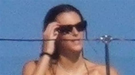 Leonardo Dicaprio S Girlfriend Vittoria Ceretti Goes Topless With