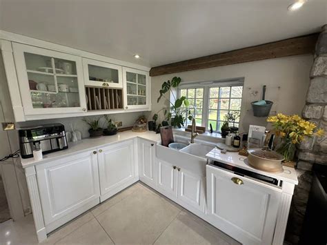 Kitchen Spray Painting Istead Rise | Kitchen Cabinet Respray