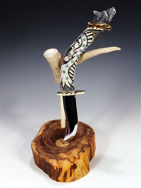 Carved Antler Handle Knife Cabos