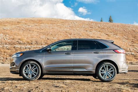 2019 Ford Edge Titanium: Getting a little better - CNET