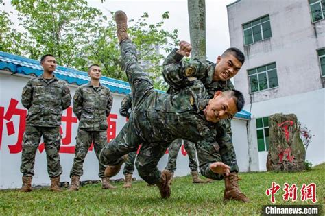 广西北海武警官兵开展多课目强化训练 大陆军事 华夏经纬网