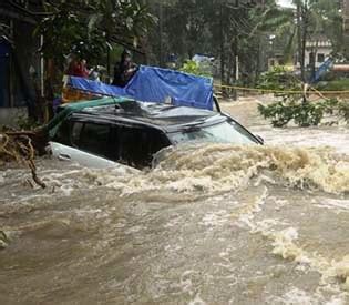 Monsoon Rain Flooding Landslides Kill 26 In Southern India