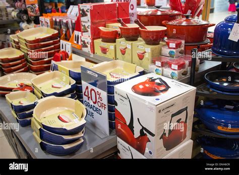 Le Creuset Gusseisen Stockfotos und -bilder Kaufen - Alamy