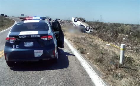 Muere Taxista De Culiac N Al Volcar Por La Carretera Altata Dautillos