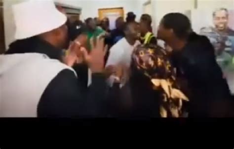 Singing And Dancing Khama Billiat Leads Mourners At Chigova S Funeral