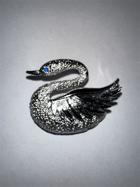 Gerry S Set Of Swan Brooch Pins Textured Silver Tone Rhinestone Eyes