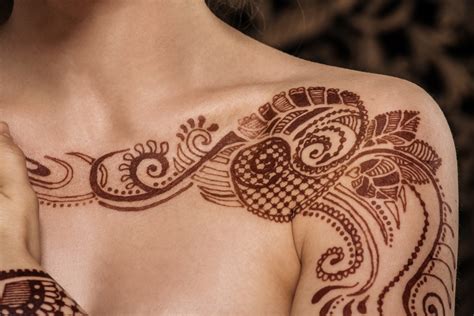 Come rimuovere un tatuaggio all henné Donna Moderna