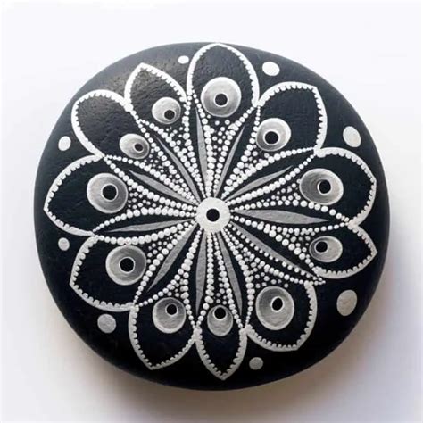 43 Black And White Mandala Rock Painting Ideas To Try Rock Painting World